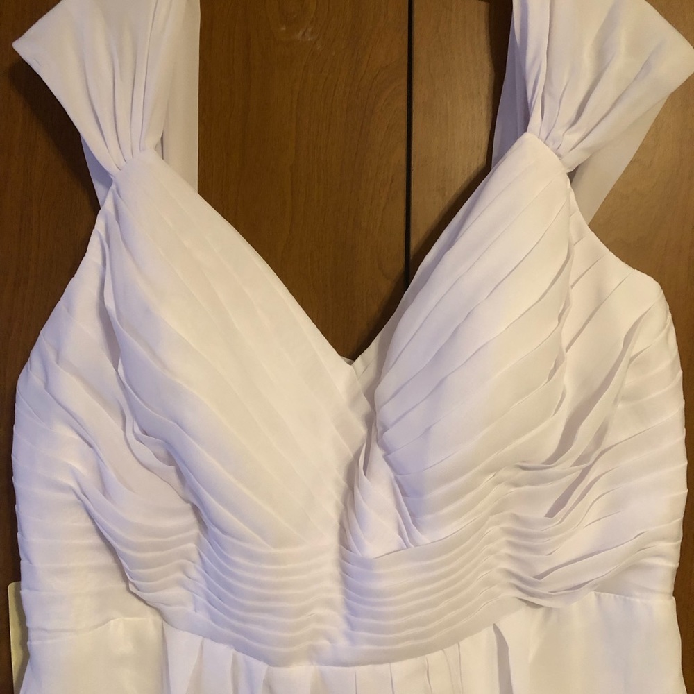 NWT White Wedding dress. Short ,flowy, lace up back, lined with built in bra. - Picture 3 of 5
